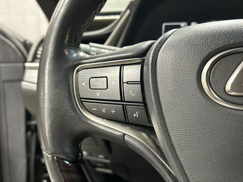 Used 2019 Lexus ES 350 w/ Accessory Package FWD image 19