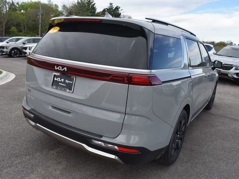 Used 2024 Kia Carnival SX Prestige FWD image 3