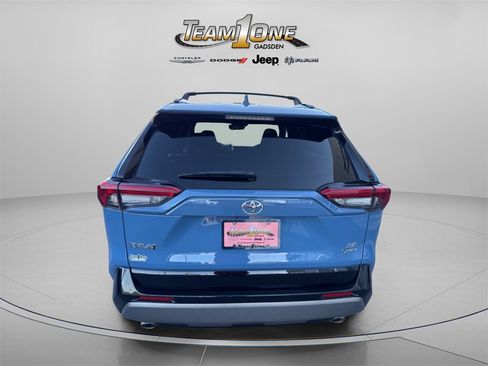 Used 2025 Toyota RAV4 SE image 9