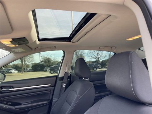 Used 2021 Nissan Altima 2.5 SV w/ SV Premium Package image 23