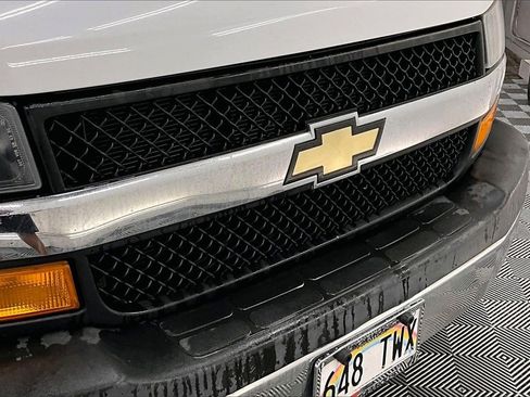 Used 2020 Chevrolet Express 2500 LT w/ LT Preferred Equipment Group image 28