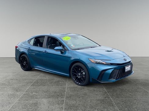 Used 2026 Toyota Camry SE FWD image 7