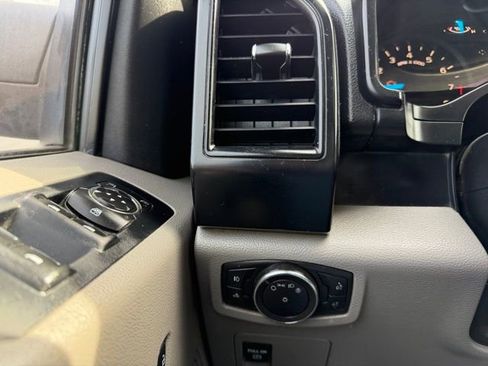 Used 2015 Ford F150 XL w/ Equipment Group 101A Mid AWD/4WD image 17