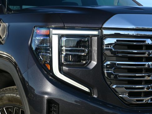 Used 2024 GMC Sierra 1500 Denali w/ Denali Reserve Package AWD/4WD image 6
