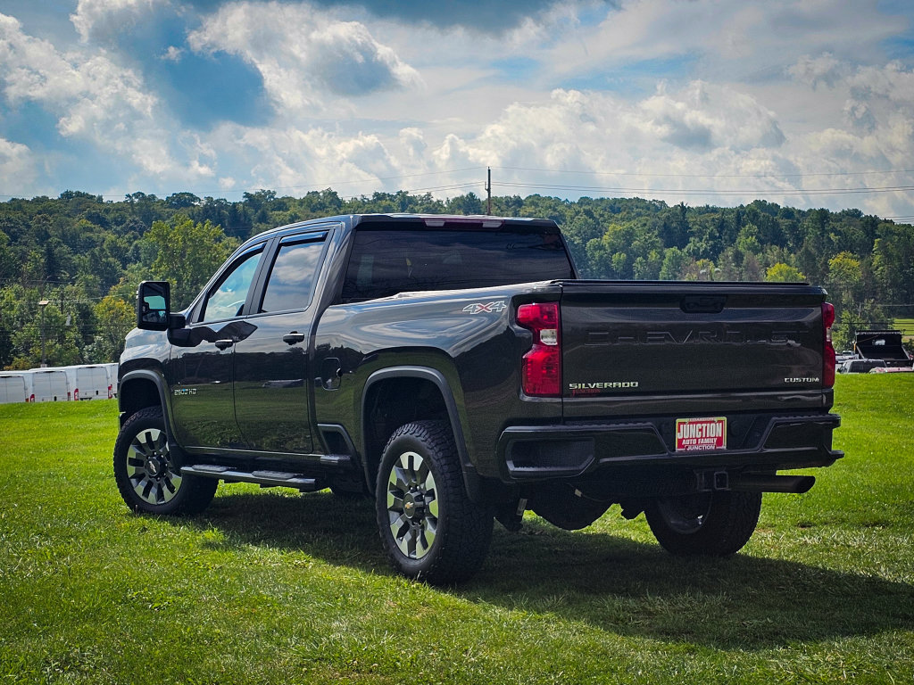 Used 2022 Chevrolet Silverado 2500 Custom w/ Custom Value Package AWD/4WD image 7