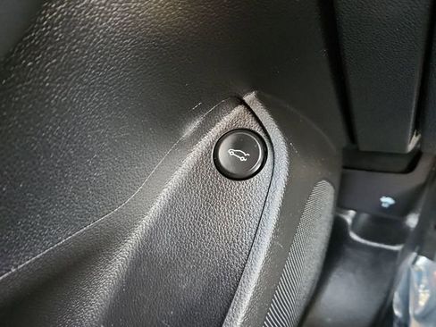 Used 2017 Chevrolet Cruze LS image 37