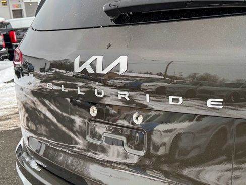 Used 2023 Kia Telluride S image 16
