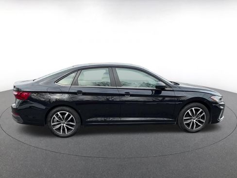 Used 2025 Volkswagen Jetta SE image 16