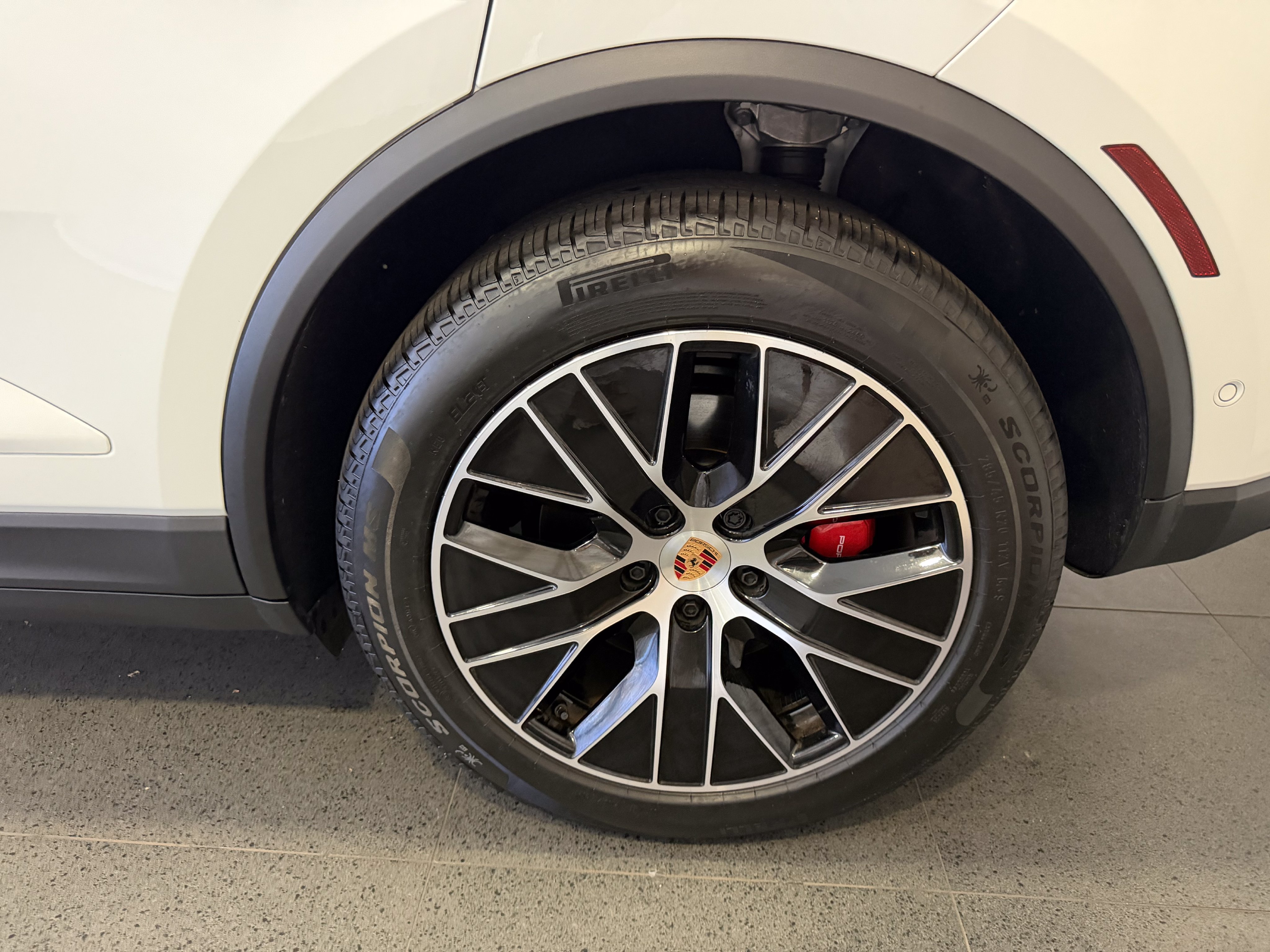 Certified 2026 Porsche Macan 4S Electric AWD/4WD image 11