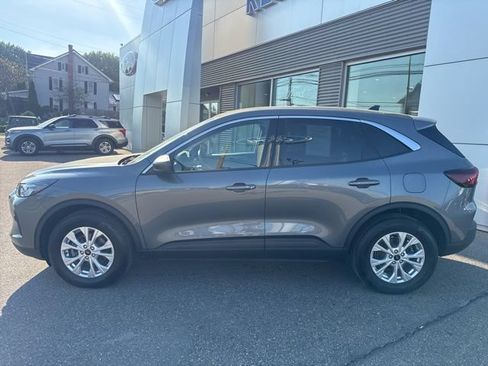 Certified 2024 Ford Escape Active AWD/4WD image 9