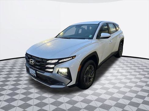 New 2026 Hyundai Tucson Blue SE w/ Tow & Go Package AWD/4WD image 7