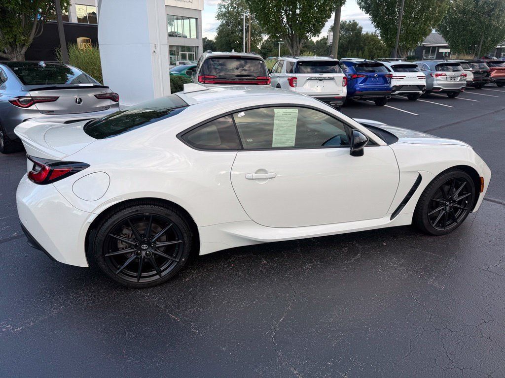 Used 2024 Toyota GR86 Premium RWD image 9