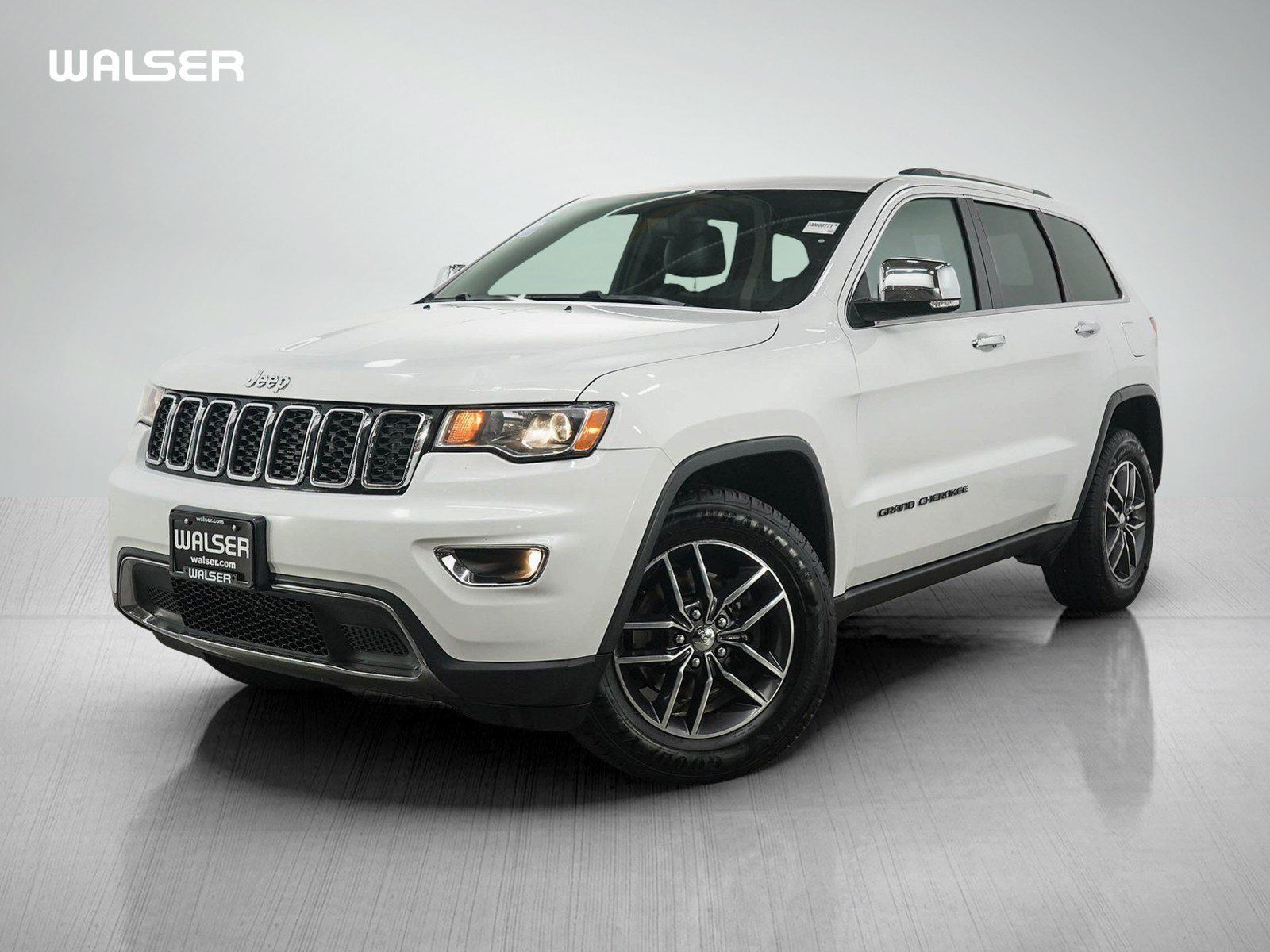 Used 2017 Jeep Grand Cherokee Limited AWD/4WD image 1
