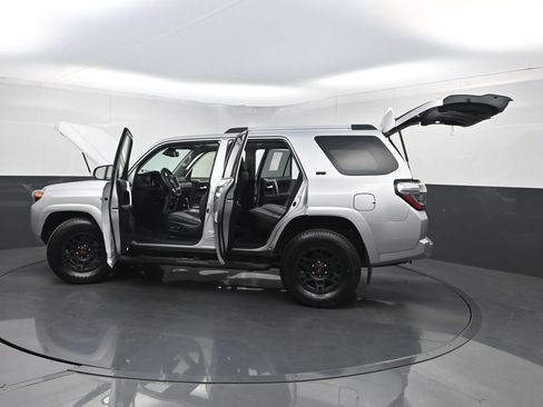 Used 2023 Toyota 4Runner SR5 Premium w/ Moonroof Package RWD image 36