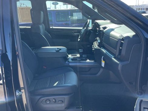 Used 2025 Chevrolet Silverado 1500 ZR2 w/ Technology Package image 12