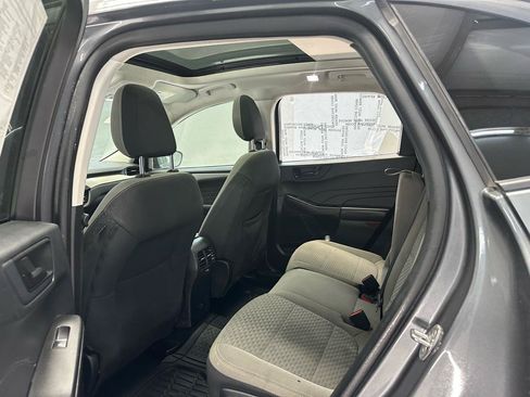 Used 2022 Ford Escape SE w/ SE Sport Appearance Package FWD image 14