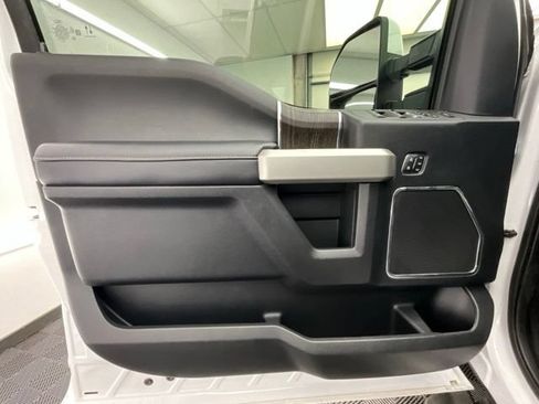 Used 2020 Ford F350 Lariat w/ Lariat Ultimate Package AWD/4WD image 12