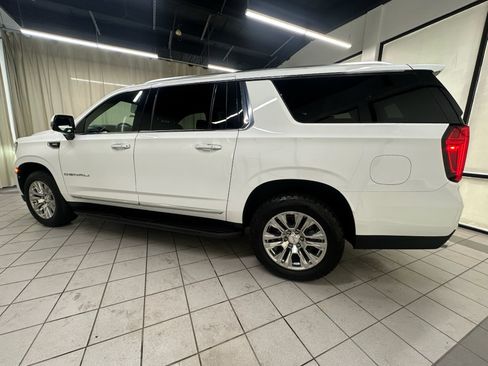 Used 2022 GMC Yukon XL Denali AWD/4WD image 6