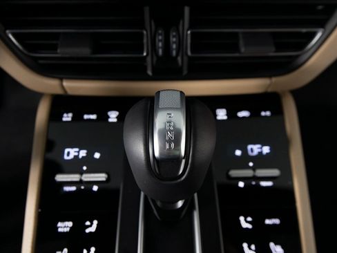 New 2026 Porsche Macan image 26