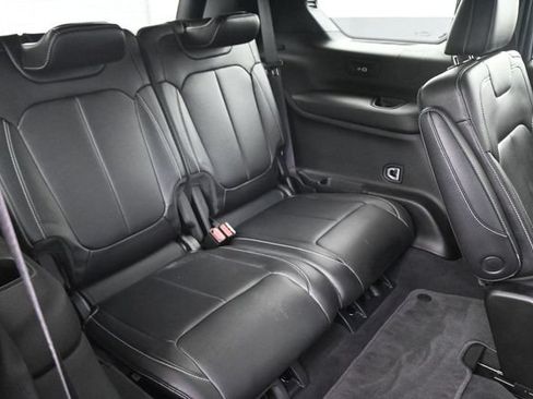 Used 2025 Jeep Grand Cherokee L Limited AWD/4WD image 24