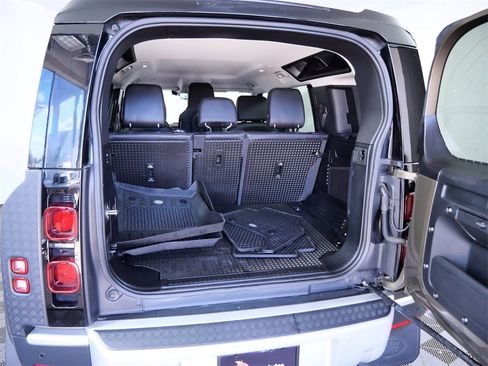 Used 2020 Land Rover Defender 110 S image 10
