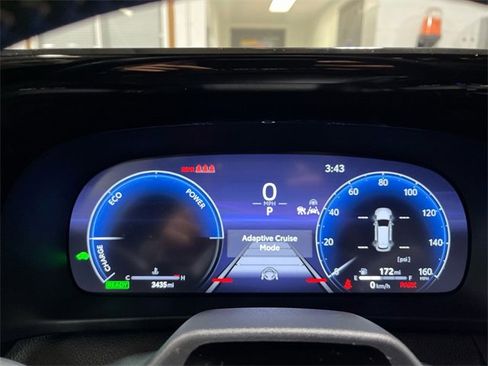 Used 2025 Toyota Crown Signia Limited image 15