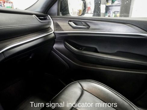 Used 2024 Jeep Grand Cherokee L Limited w/ Luxury Tech Group II image 34