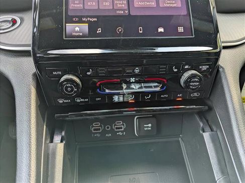 New 2025 Jeep Grand Cherokee Laredo X w/ Luxury Tech Group I image 21