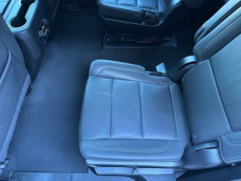 Used 2024 Chevrolet Tahoe Z71 w/ Luxury Package image 13