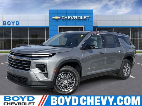 New 2026 Chevrolet Traverse LT image 1