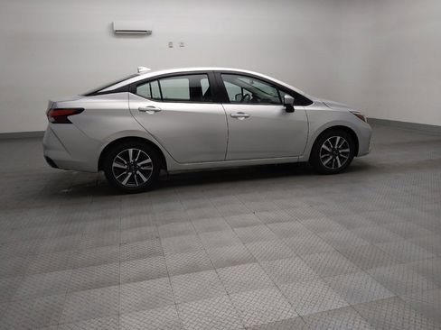 Used 2025 Nissan Versa SV FWD image 10