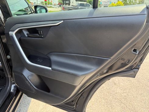Used 2023 Toyota RAV4 LE AWD/4WD image 24