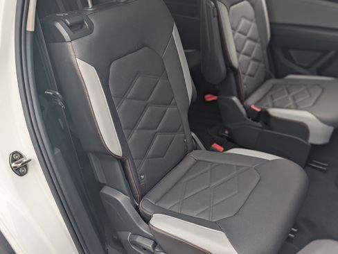 Used 2024 Volkswagen Atlas Peak Edition SE image 23