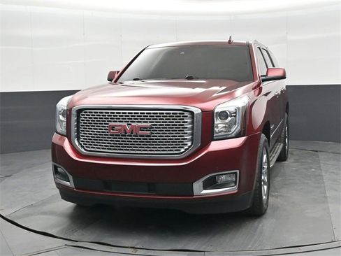 Used 2017 GMC Yukon Denali w/ Open Road Package image 8