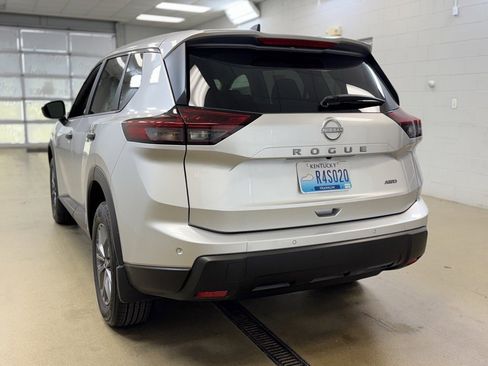 Certified 2025 Nissan Rogue S image 7