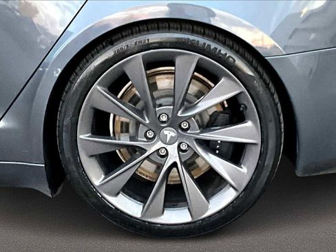 Used 2022 Tesla Model S image 36