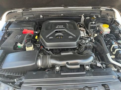 Used 2018 Jeep Wrangler Unlimited Sport S AWD/4WD image 30