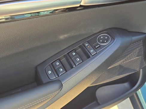 New 2026 Kia Seltos S FWD image 19