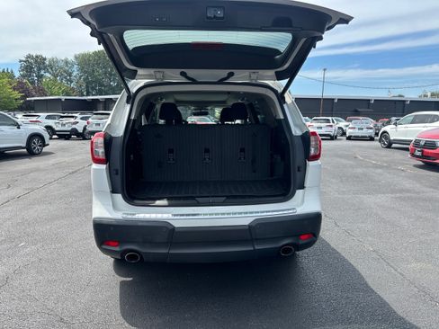 Used 2020 Subaru Ascent Limited w/ Technology Package AWD/4WD image 11
