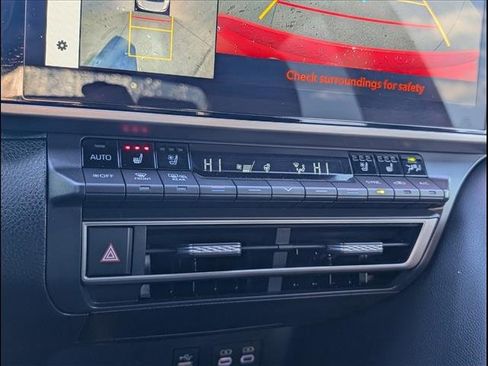 Used 2025 Toyota Camry XSE image 13