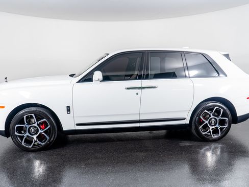 Used 2023 Rolls-Royce Cullinan Black Badge image 14