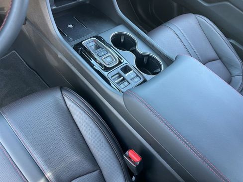 Certified 2025 Honda Pilot Black Edition image 21