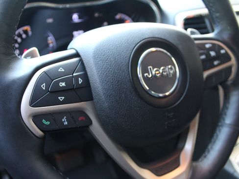 Used 2016 Jeep Grand Cherokee Laredo 75th Anniversary image 9