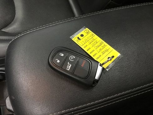 Used 2019 Jeep Cherokee Limited AWD/4WD image 33