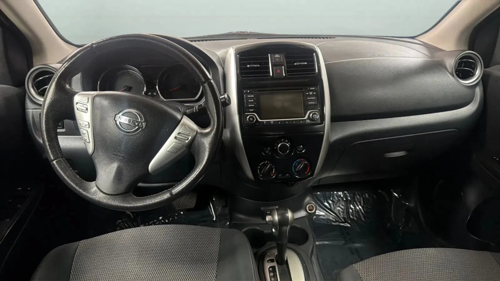 Used 2018 Nissan Versa SV w/ SV Special Edition Package FWD image 10