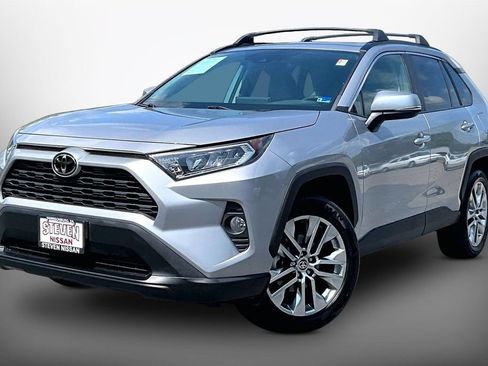 Used 2021 Toyota RAV4 XLE Premium AWD/4WD image 3