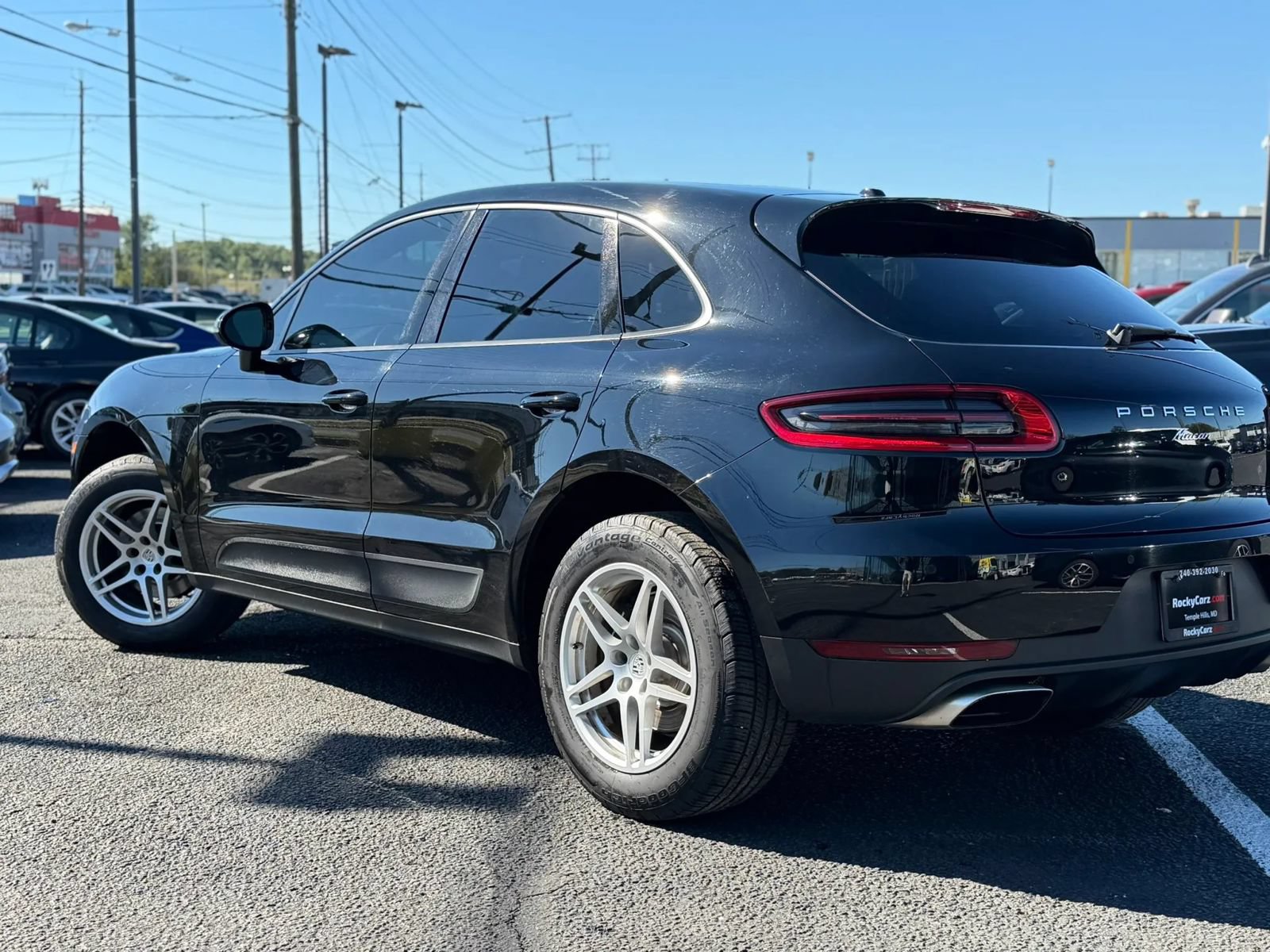 Used 2018 Porsche Macan Sport Edition AWD/4WD image 2