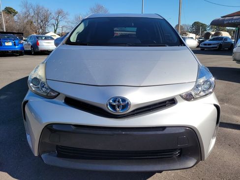 Used 2015 Toyota Prius V Three image 2