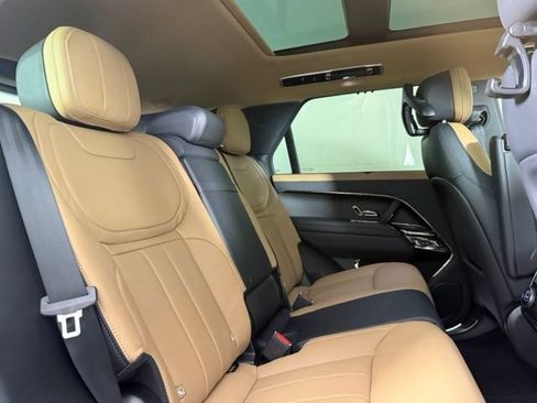 Used 2025 Land Rover Range Rover Sport Autobiography AWD/4WD image 28