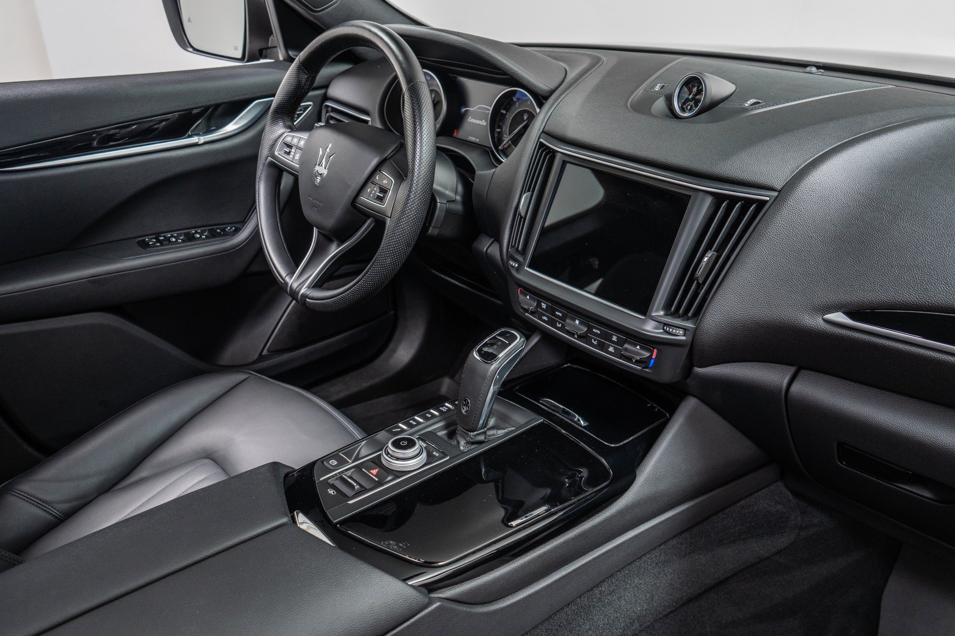 Used 2023 Maserati Levante GT AWD/4WD image 27